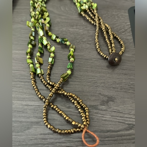 Vintage Green Beaded Necklace Earthy Accents - Picture 4 of 8